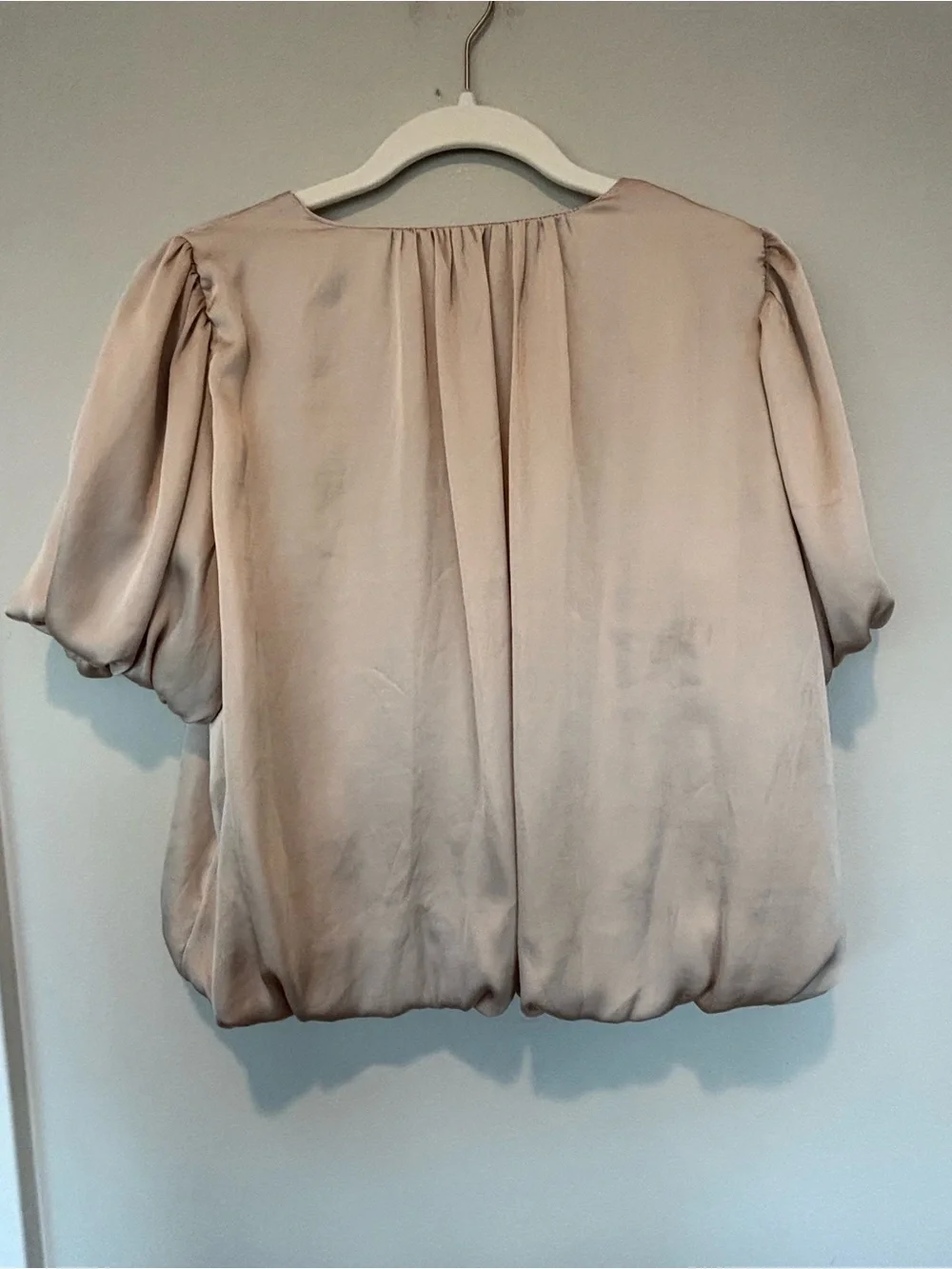 Astr Blush Puff-Sleeve V-Neck Blouson Top